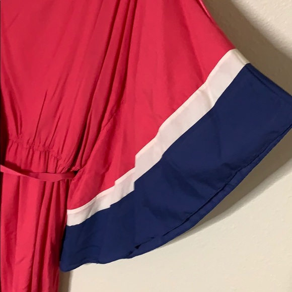 Colorblocked dress with one sleeve - Picture 2 of 6